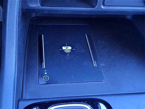 Used 2024 Honda Pilot Touring image 29