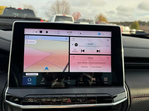 Used 2022 Jeep Compass Trailhawk w/ Trailhawk Elite Group image 17