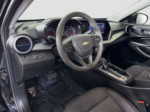 Used 2024 Chevrolet Trax LS w/ LS Convenience Package FWD image 22