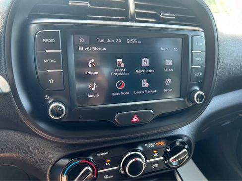 Used 2023 Kia Soul LX w/ LX Technology Package FWD image 18