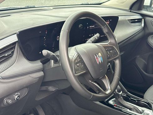 Used 2025 Buick Encore GX Preferred FWD image 23