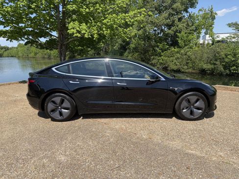 Used 2019 Tesla Model 3 Long Range RWD image 2