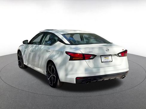 Used 2025 Nissan Altima 2.5 SR image 11