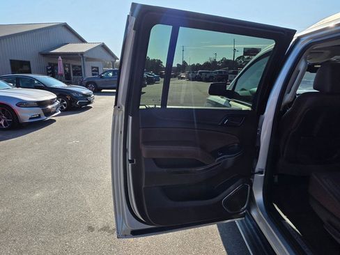 Used 2015 Chevrolet Suburban LTZ image 10