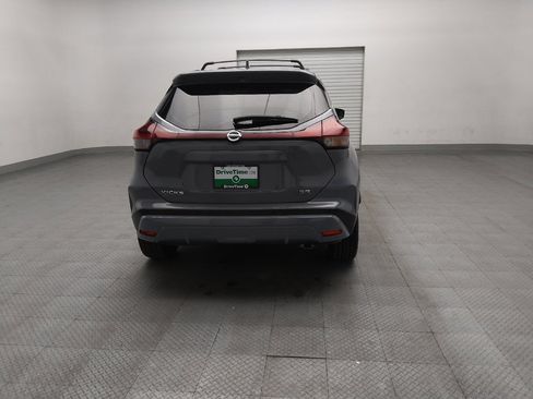Used 2021 Nissan Kicks SR w/ SR Premium Package FWD image 7