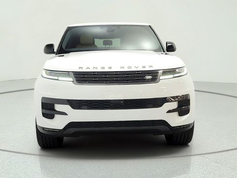 Used 2025 Land Rover Range Rover Sport SE AWD/4WD image 2
