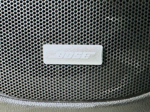 Used 2023 GMC Acadia SLT w/ Elevation Edition image 20