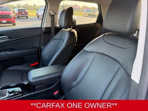 Used 2024 Kia Sportage EX image 7