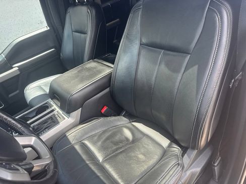 Used 2020 Ford F150 Lariat w/ Equipment Group 502A Luxury AWD/4WD image 17