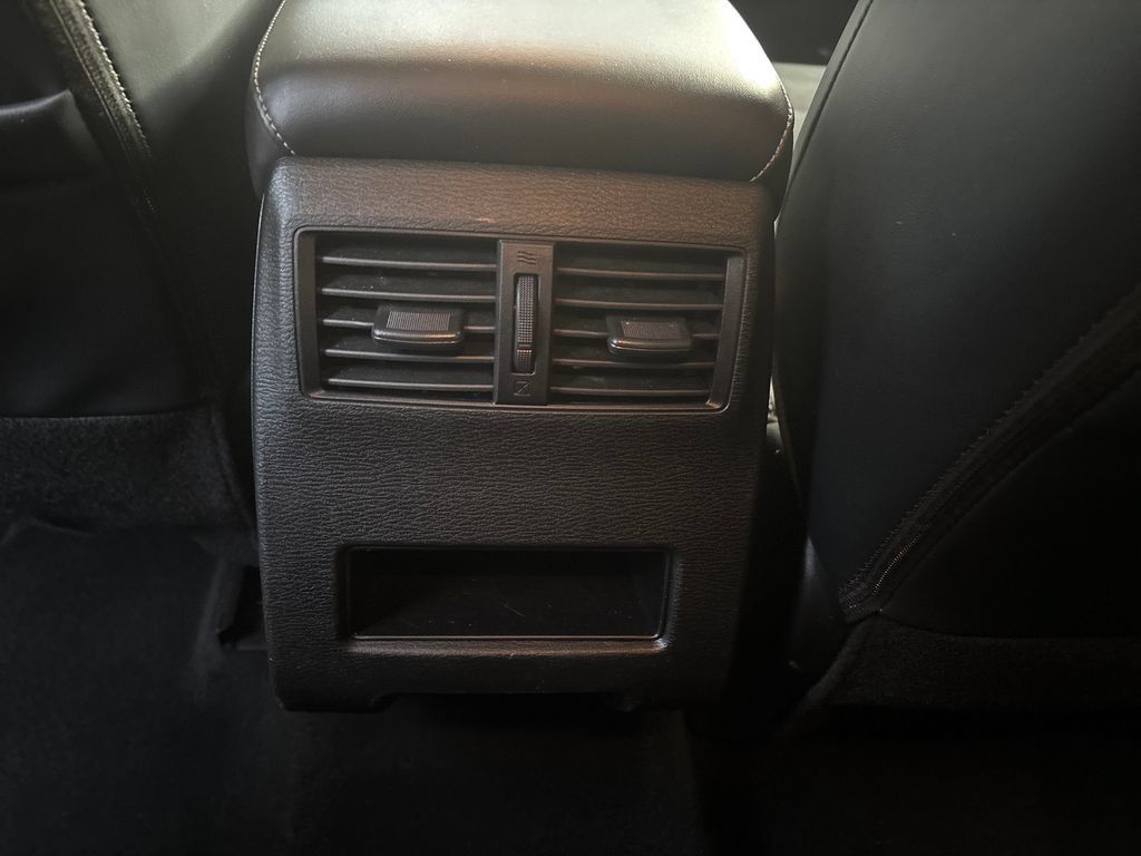 Used 2024 Mitsubishi Outlander FWD image 22