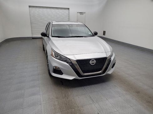 Used 2021 Nissan Altima 2.5 SR w/ SR Premium Package image 14