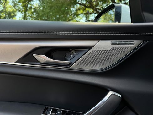 Used 2021 Jaguar XF R-Dynamic SE image 92