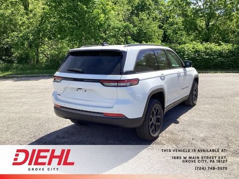 Used 2026 Jeep Grand Cherokee Altitude AWD/4WD image 7