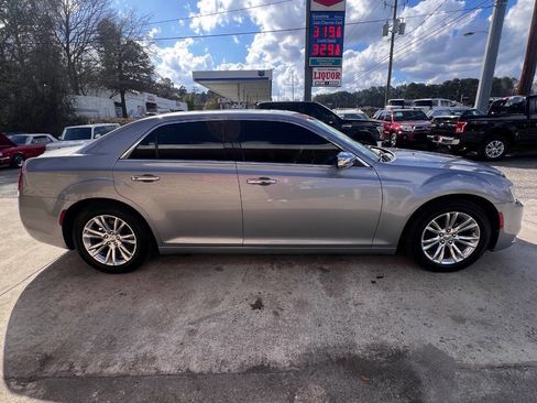 Used 2016 Chrysler 300 C image 7