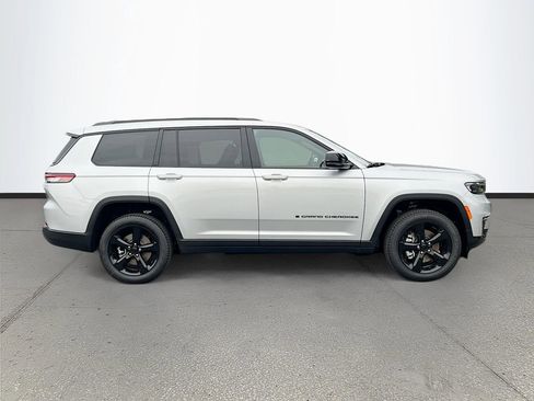 New 2025 Jeep Grand Cherokee L Limited w/ Black Appearance Package image 8