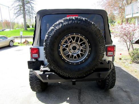 Used 2015 Jeep Wrangler Unlimited Sport image 7