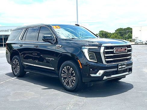 Used 2025 GMC Yukon Elevation AWD/4WD image 10