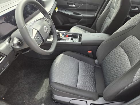 New 2026 Nissan Sentra SV w/ SV Convenience Package FWD image 11