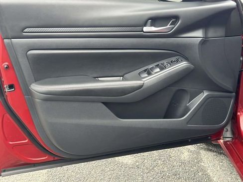 Used 2024 Nissan Altima 2.5 SV image 16