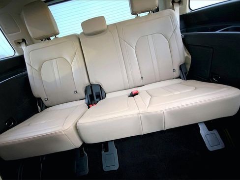 Used 2023 Ford Expedition Limited image 20