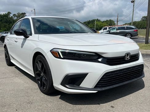 Used 2023 Honda Civic Sport image 2