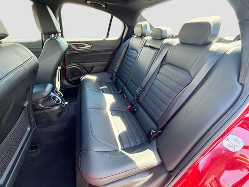 Used 2023 Alfa Romeo Giulia Estrema image 20