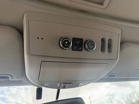 Used 2014 Nissan Armada Platinum image 17