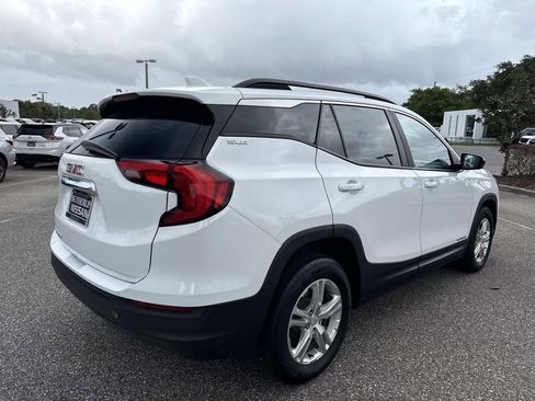 Used 2021 GMC Terrain SLE w/ Driver Convenience Package FWD image 4