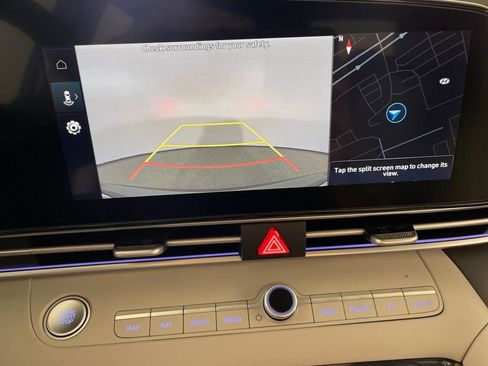 New 2025 Hyundai Elantra Limited image 23