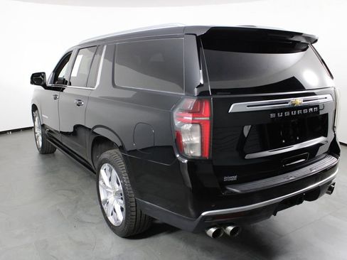 Used 2021 Chevrolet Suburban High Country image 3