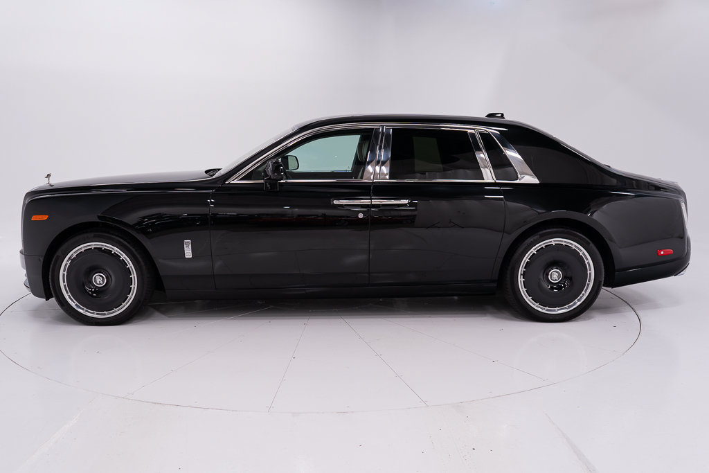 Certified 2018 Rolls-Royce Phantom Sedan RWD image 2