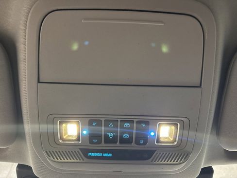 Used 2021 Ford Explorer XLT w/ Equipment Group 202A image 16