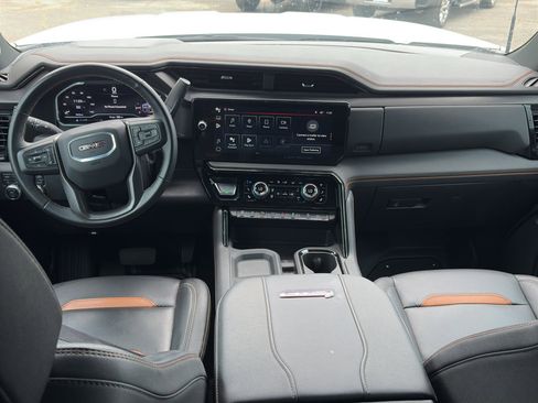 Used 2025 GMC Sierra 2500 AT4 AWD/4WD image 10