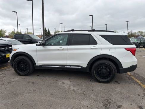 Certified 2022 Ford Explorer XLT w/ Class IV Trailer Tow Package AWD/4WD image 5