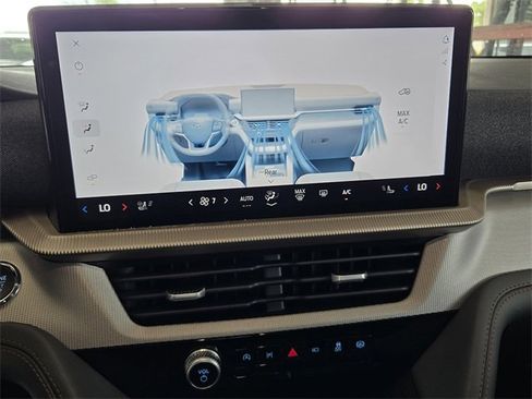 New 2025 Ford Explorer Active w/ Active Comfort Package image 15