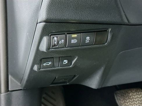 Used 2024 Toyota Corolla Cross XSE w/ Convenience Package image 11