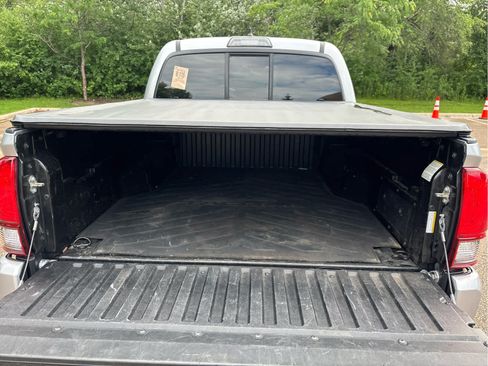 Used 2019 Toyota Tacoma SR w/ SR Convenience Package AWD/4WD image 7