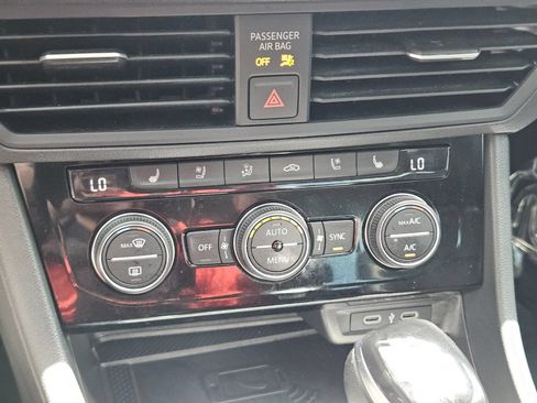 Used 2024 Volkswagen Jetta SEL FWD image 19
