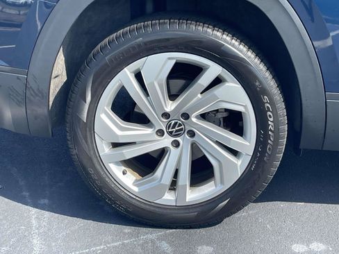 Certified 2023 Volkswagen Atlas SE FWD image 9