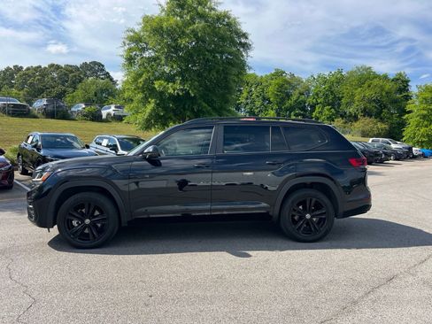 Used 2023 Volkswagen Atlas SEL R-Line AWD/4WD image 3
