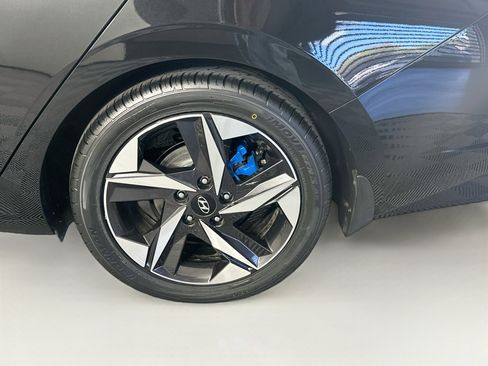 Used 2022 Hyundai Elantra SEL w/ Convenience + Premium Package FWD image 11