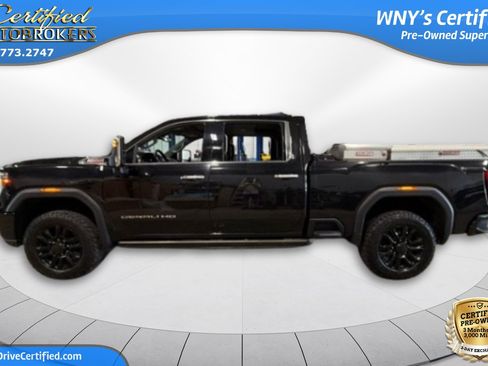 Used 2023 GMC Sierra 3500 Denali w/ Denali Black Diamond Edition AWD/4WD image 9