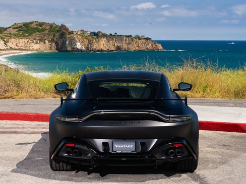 Used 2023 Aston Martin V8 Vantage Coupe RWD image 6