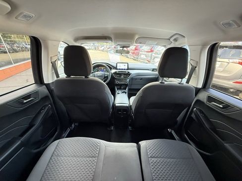 Used 2022 Ford Escape SE image 18