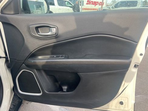 Used 2019 Jeep Compass Limited image 8