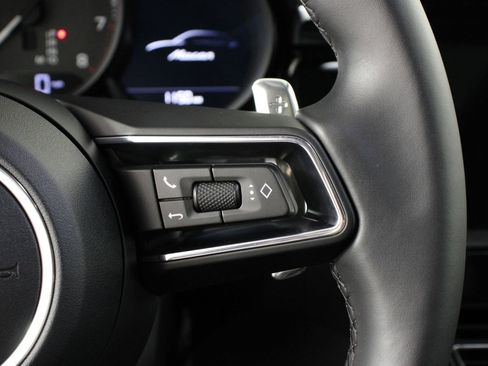 Certified 2026 Porsche Macan AWD/4WD image 15