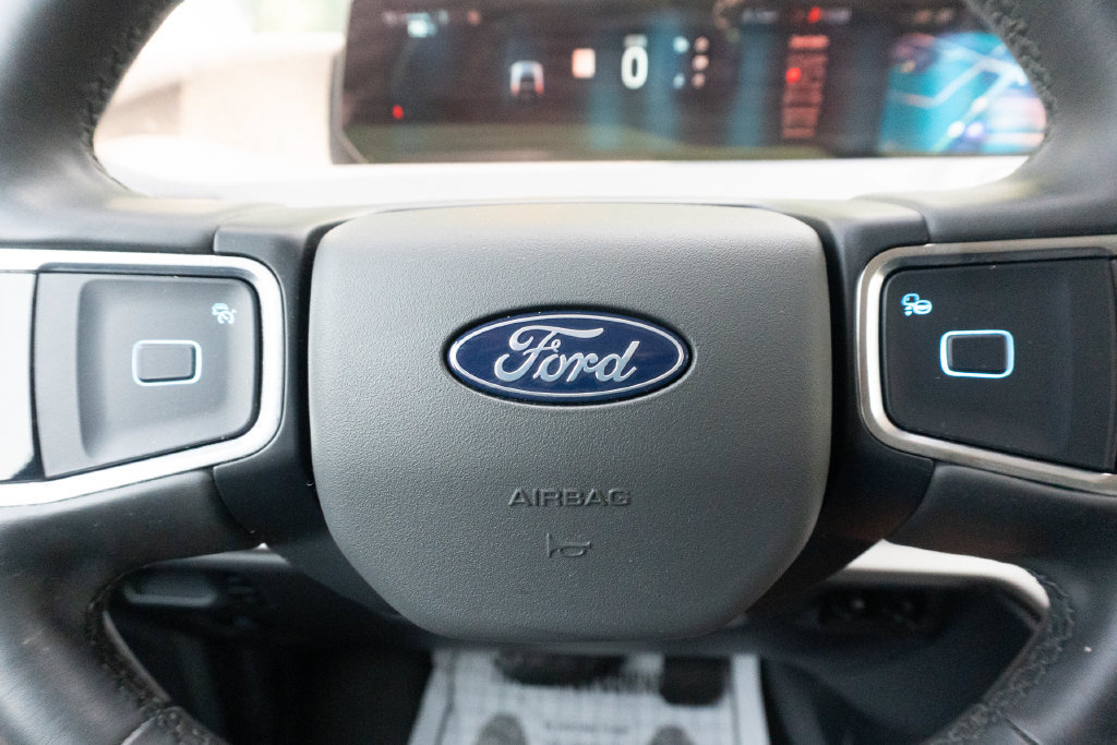 Used 2025 Ford Expedition Active RWD image 27