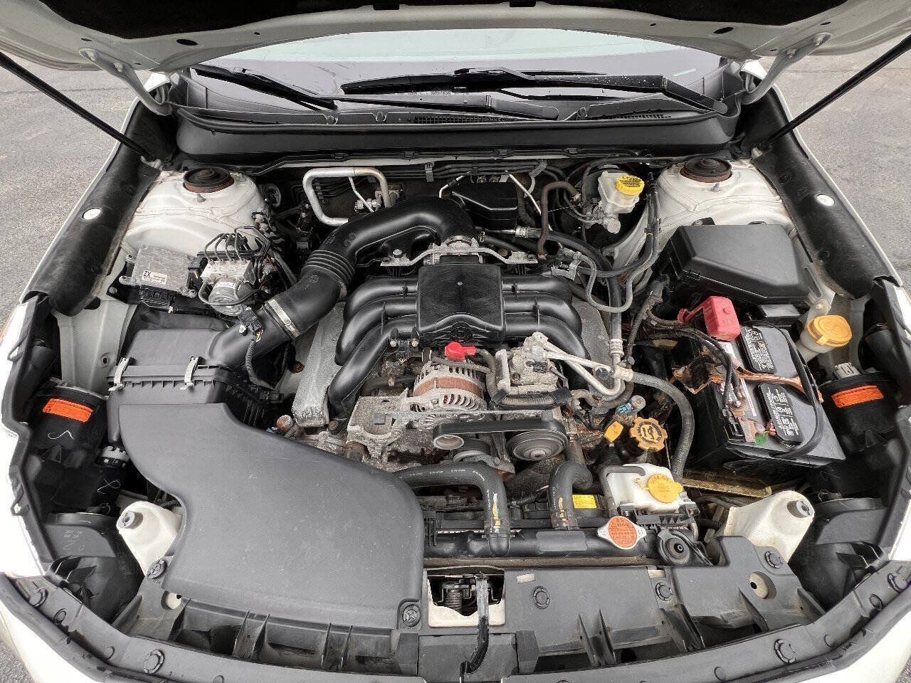 Used 2017 Subaru Outback 3.6R Touring w/ Popular Package #5A AWD/4WD image 23