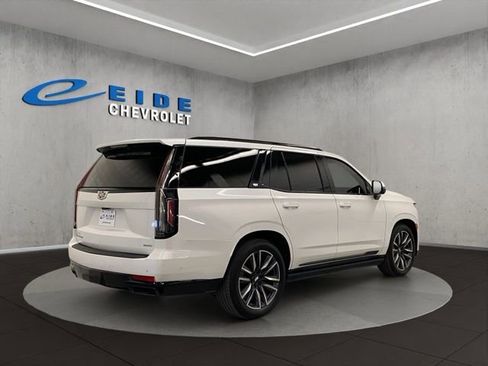 Used 2023 Cadillac Escalade Sport Platinum w/ Heavy-Duty Trailer Package AWD/4WD image 6