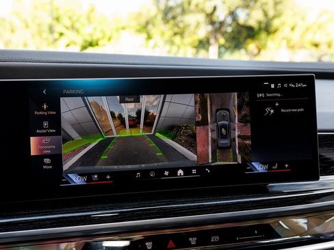 Used 2025 BMW 740i xDrive image 17